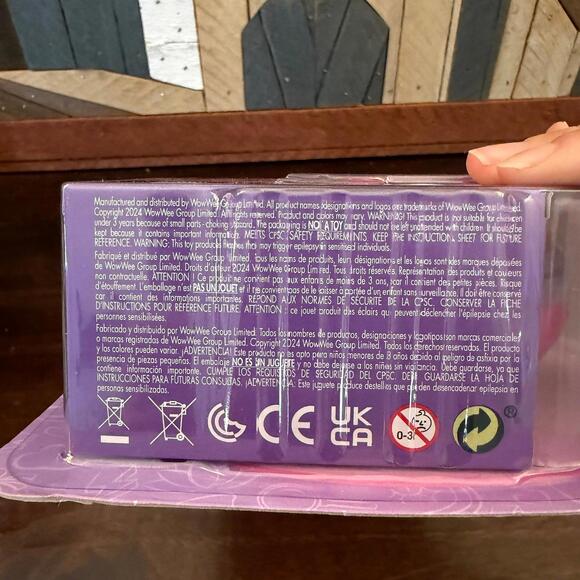 WowWee Fingerlings Interactive Baby Monkey Lily - Picture 3 of 3